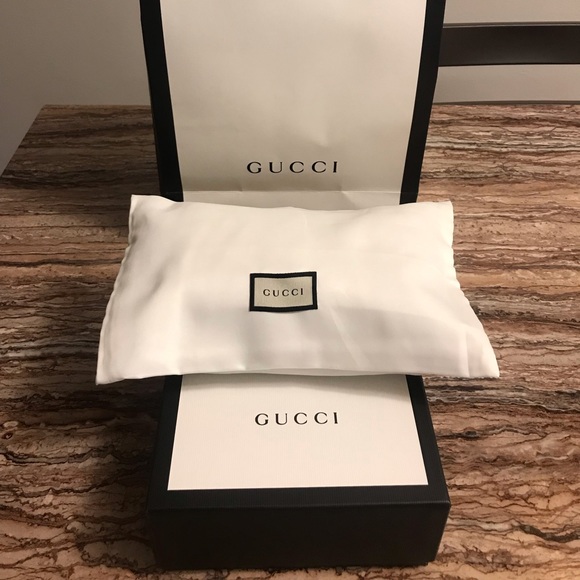 Gucci GG Marmont Matelasse Leather Mini Bag - Picture 2 of 5